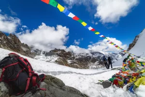 Budda flags in Himalayan mountains at Cho La pass